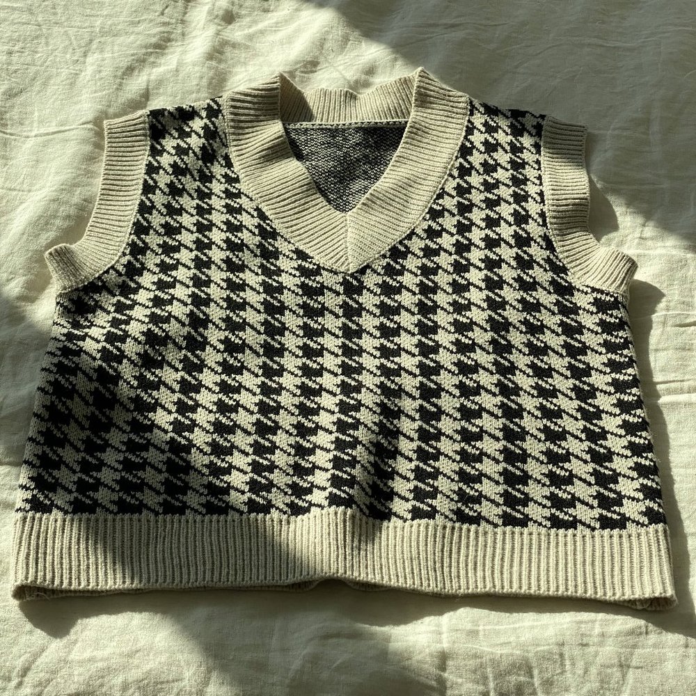 Houndstooth oversized sweater vest